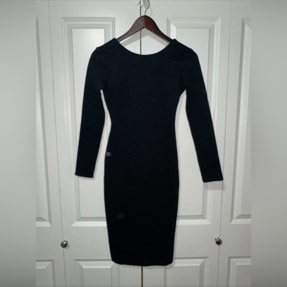 Lulu's Longlseeve Open Back Contour Midi Dress NWOT S